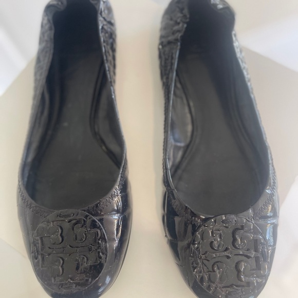Tory Burch Reva Croc Embossed Ballet Flats - Picture 15 of 16